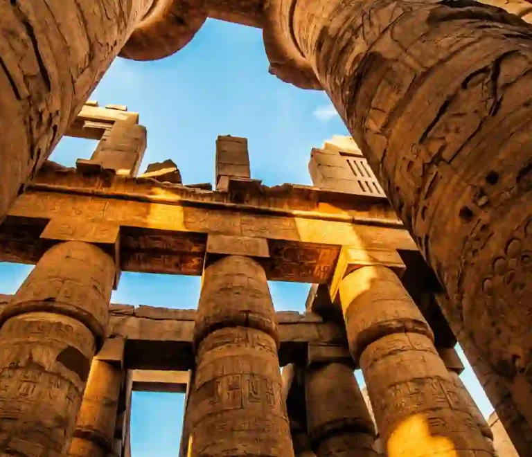 Architecture-in-Egyptian-Civilization-columns-in-Karnak-Temple-Egypt
