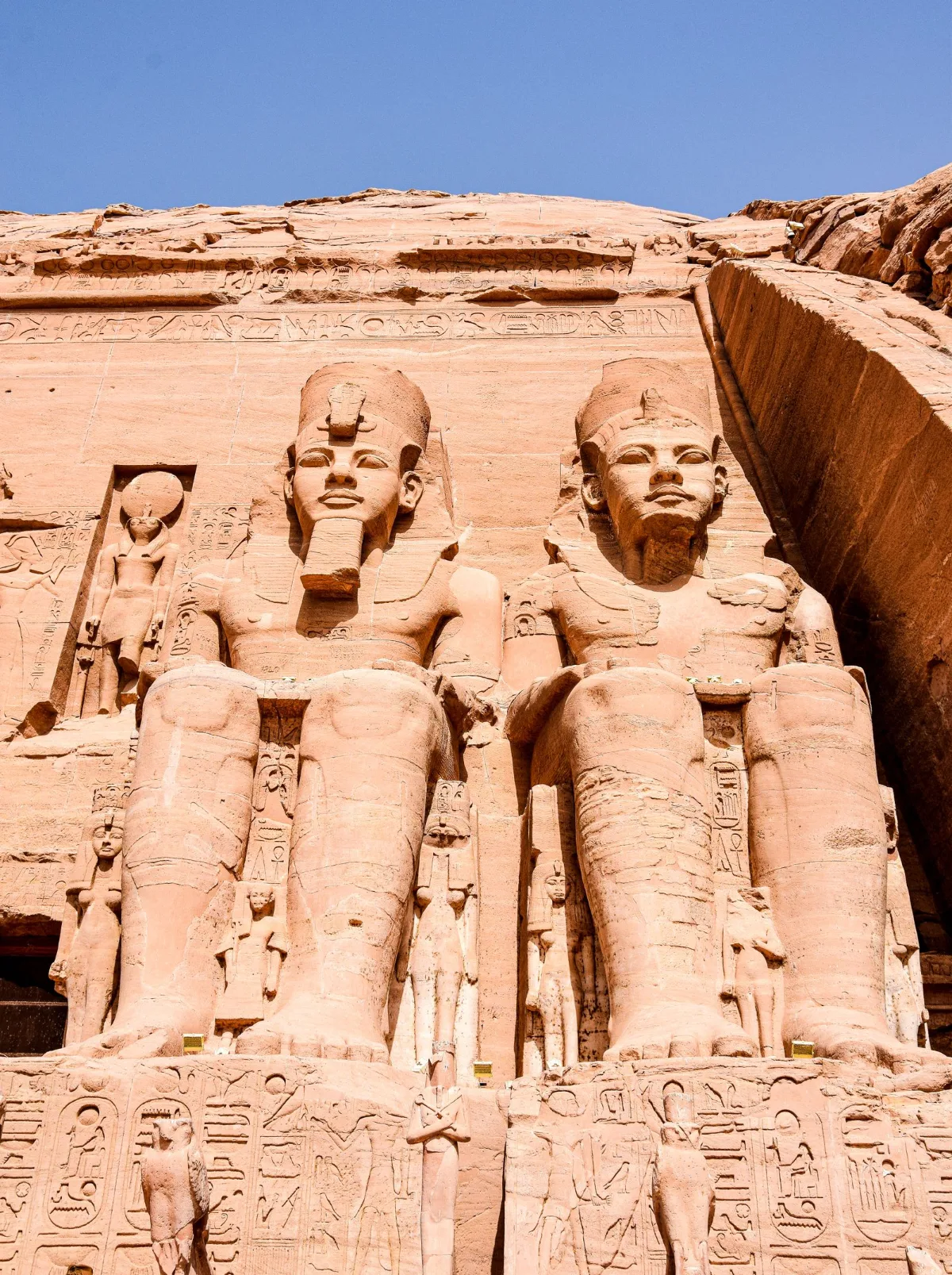 Abu Simbel temple facade statues