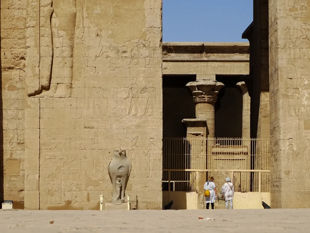 Dahabiya Cruise Luxor to Aswan 5 Days of Private Sailing