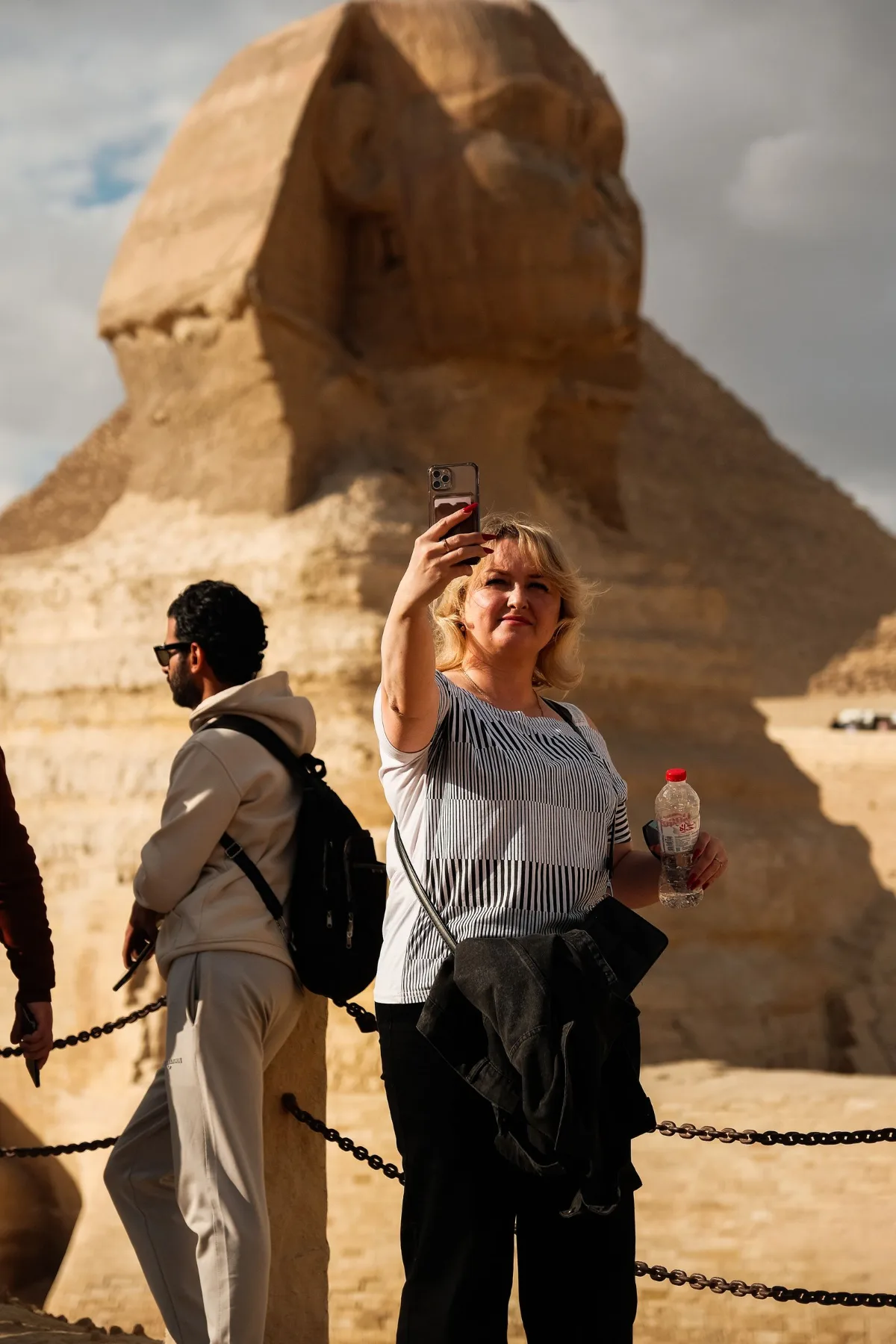 Egypt visa for US citizens - traveler with passport