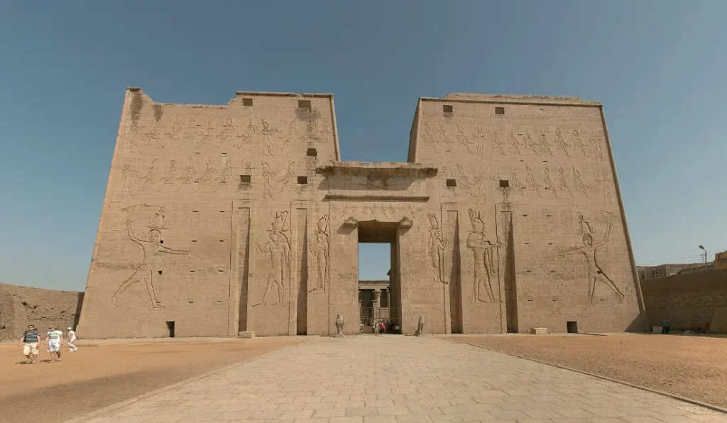 Nile Cruise Egypt from Hurghada: 7-Day Dahabiya Sailing & Temples