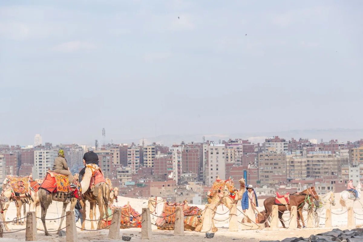 Is it safe to travel to Egypt - busy Cairo street