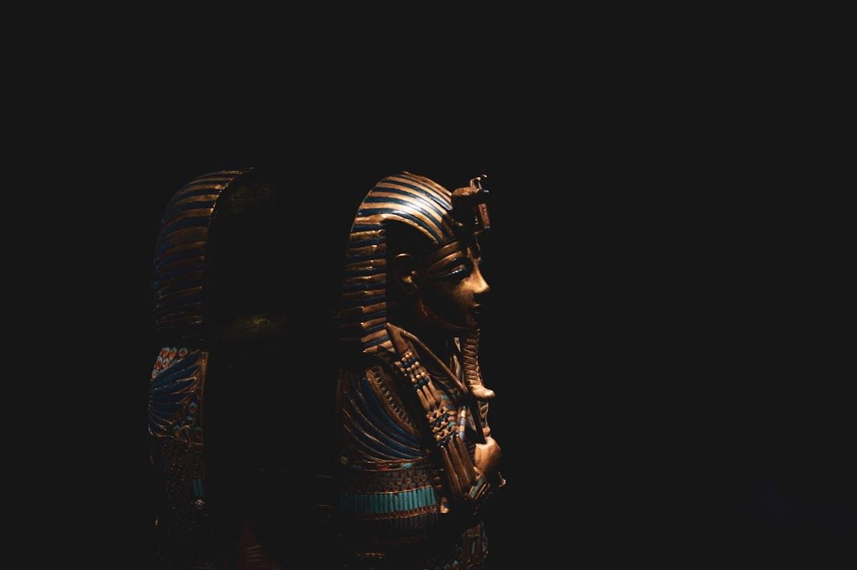 King akhenaten pharaoh statue
