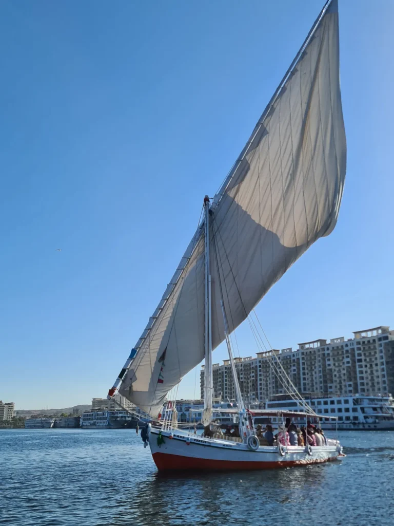 Dahabiya Nile Cruise 3 Nights – Aswan to Luxor Private Sailing
