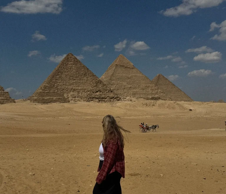 Tourist at the Pyramids of Giza on one of the tours from Hurghada to Cairo