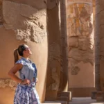 What to wear in Egypt - traveler dressed for sightseeing