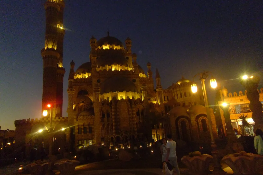 Al Sahaba Mosque in Sharm El Sheikh at dusk