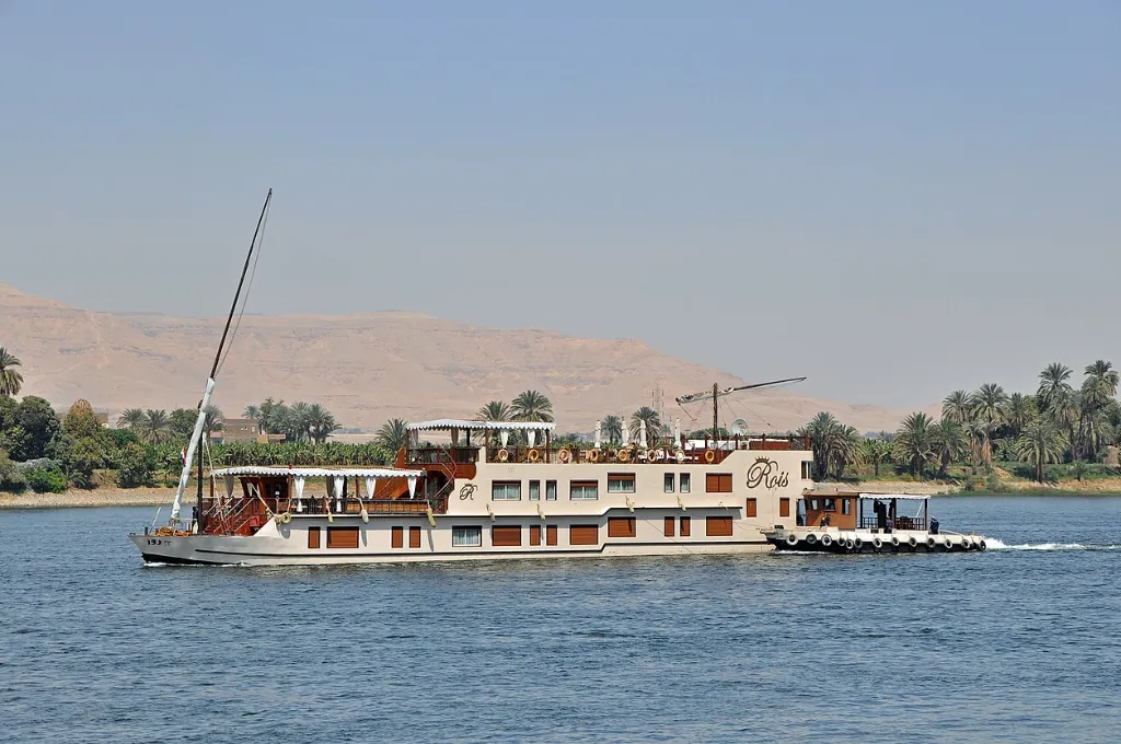 Traditional dahabiya on the Nile, a quiet option for Christmas Eve on a Nile cruise