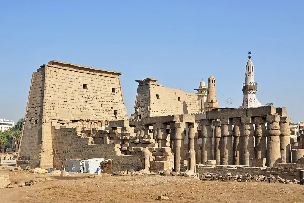 Luxor Temple, a simple sight to book on Christmas holidays last minute