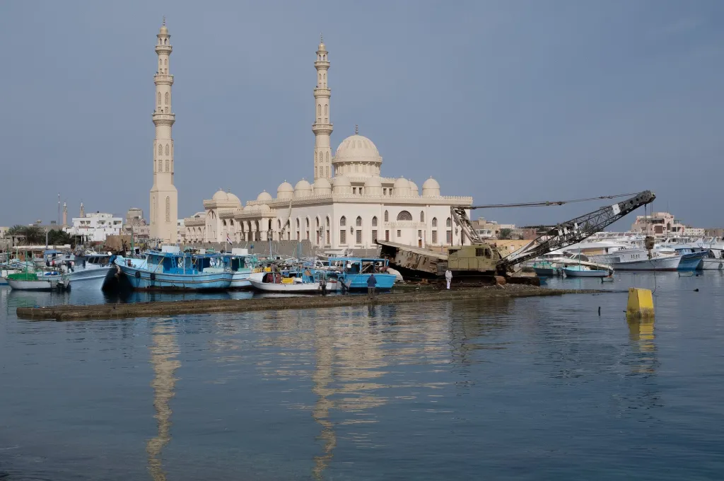 Al-Mina Mosque and the harbour, a morning-after view after New Year's Eve in Hurghada
