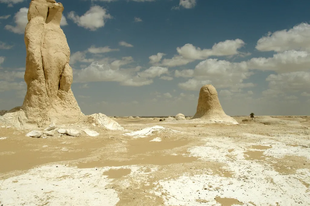 White Desert chalk rocks, a teen-friendly adventure on a New Year's family vacation