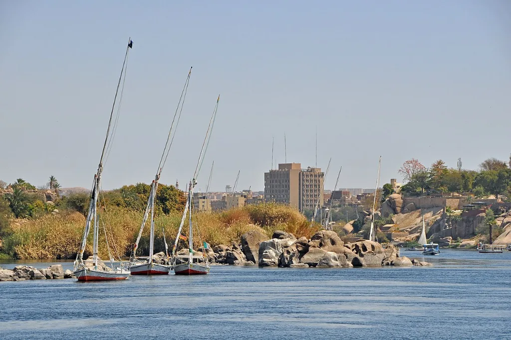 Aswan Nile with feluccas, an easy base for solo Christmas travel