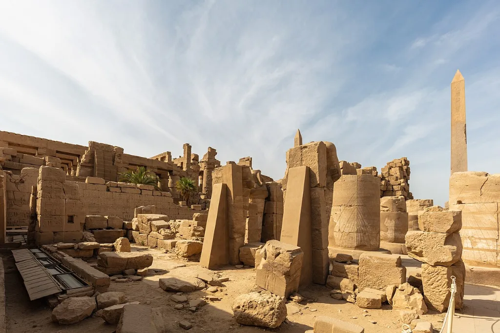Karnak temple obelisk, a highlight of vacations after Christmas in Luxor