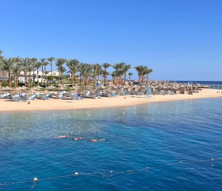 Beachfront resorts on the Red Sea coast, a guide on where to stay in Hurghada